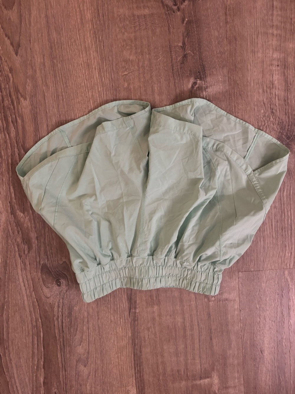 lululemon athletica Light Mint Green Athletic flowy shorts size 4.    4”in